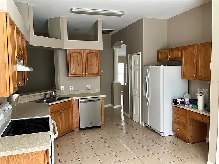 15848 Leatherleaf Ln — Photo 11