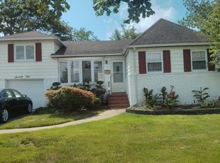 75 Meister Blvd, Freeport, NY 11520