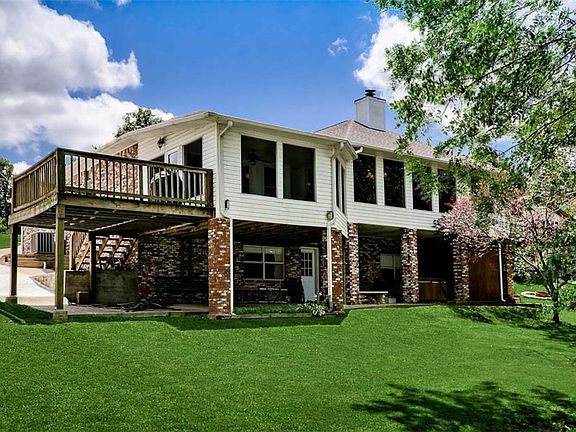 2nd image of 20941 Lakeshore Dr #1063