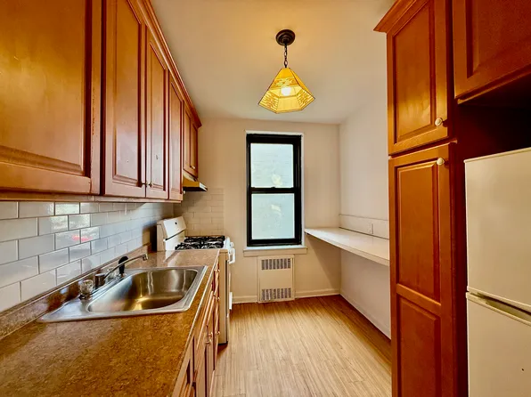 112-24 Northern Boulevard image 6 of 29