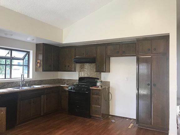 5th image of 5341 Saint Marys Cir