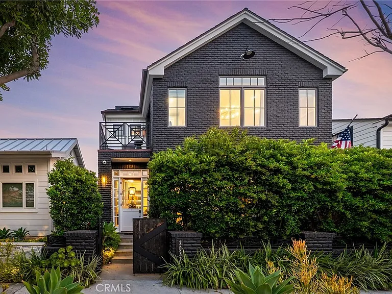 2037 E Ocean Blvd — Photo 44