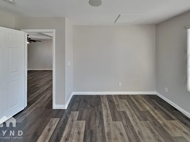 6686 Cloverstone Ct — Photo 9
