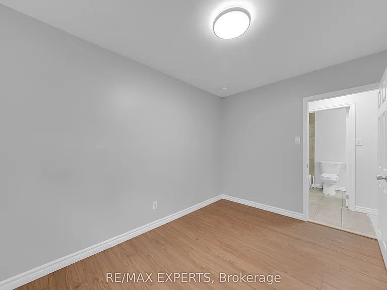79 Louisa St #UPPER — Photo 15