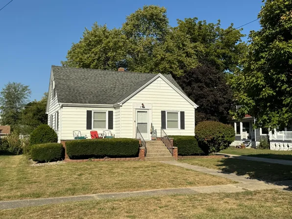 271 N Main St, Herscher, IL 60941