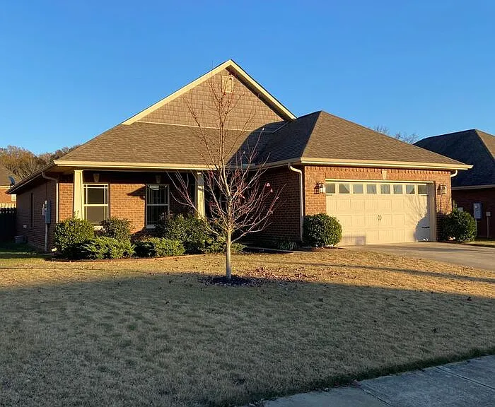 219 Coral Ct — Photo 1