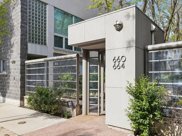 660 N Peoria St #6S, Chicago, IL 60642
