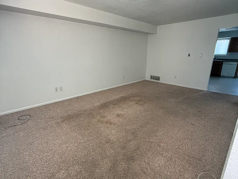 555 Garfield Dr #4 — Photo 5
