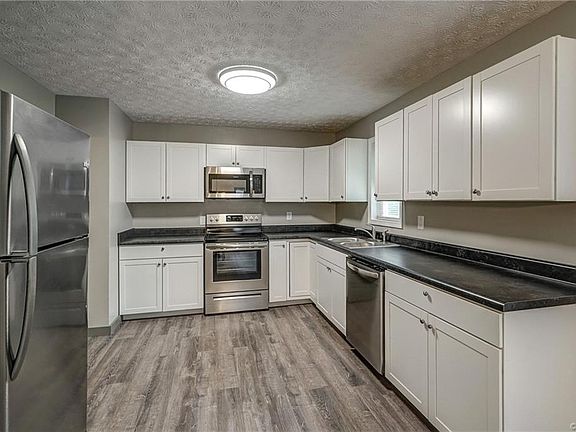 4th image of 29 Berry Ln