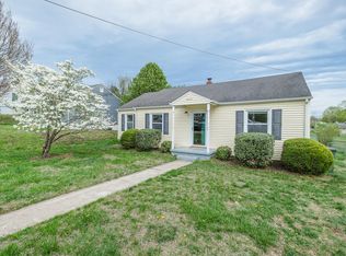 2312 Peach St, Salem, VA 24153