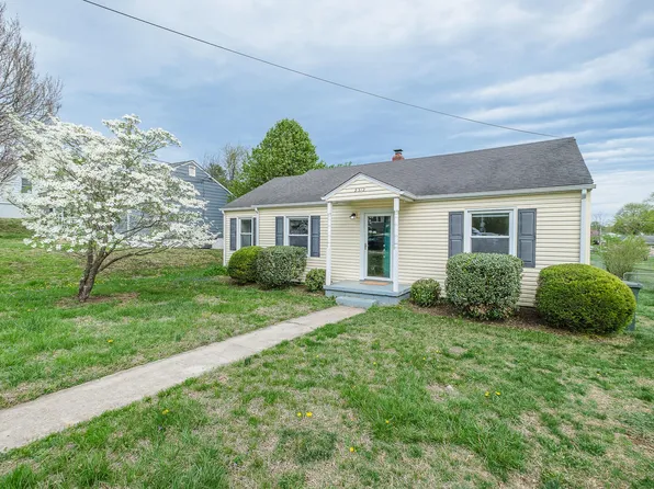 2312 Peach St, Salem, VA 24153