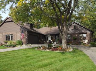 327 Valley Dr, Zeeland, MI 49464