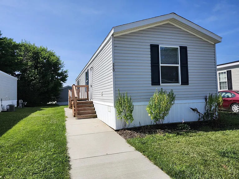 220 Maple Ave #220 — Photo 10