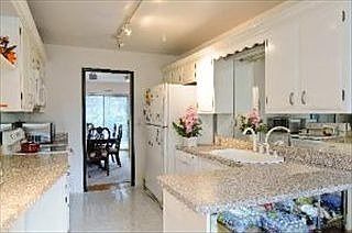 4th image of 711 Lexington Ct