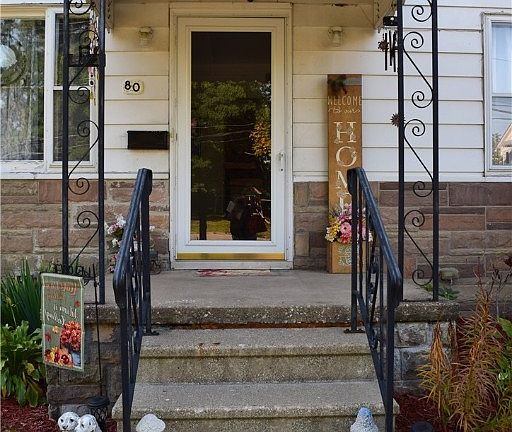 3rd image of 80 16th St NW