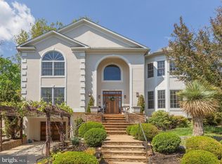 9715 Singleton Dr, Bethesda, MD 20817