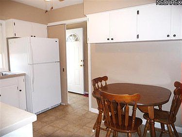 4th image of 38 Berwyck Dr