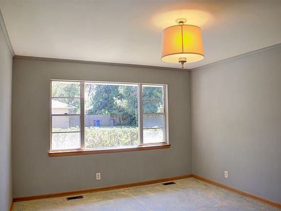 5th image of 1359 E 46th St