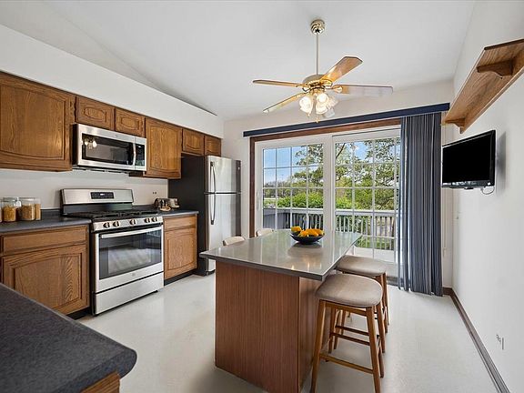 4th image of 80 Fontaine Ct