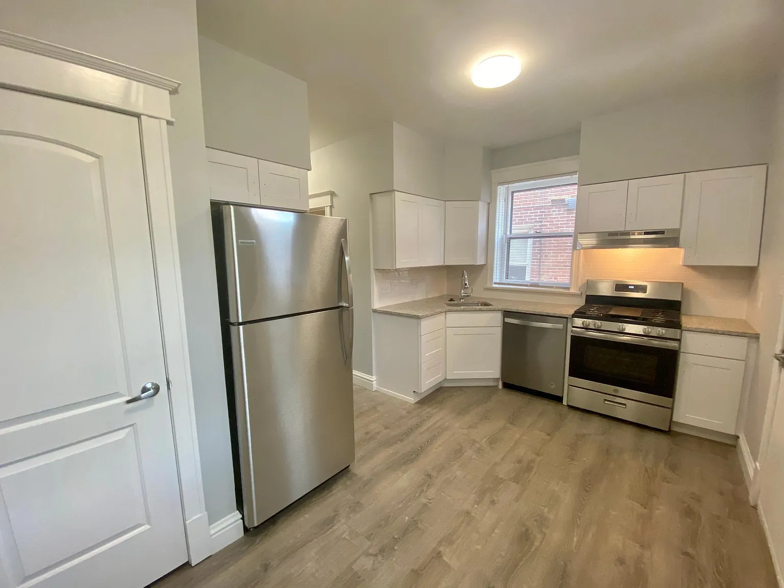 1 bed, $1,095 — Photo 1