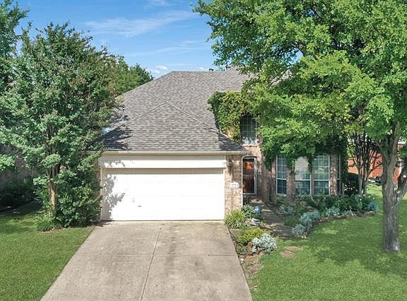 3rd image of 2725 Woodson Dr