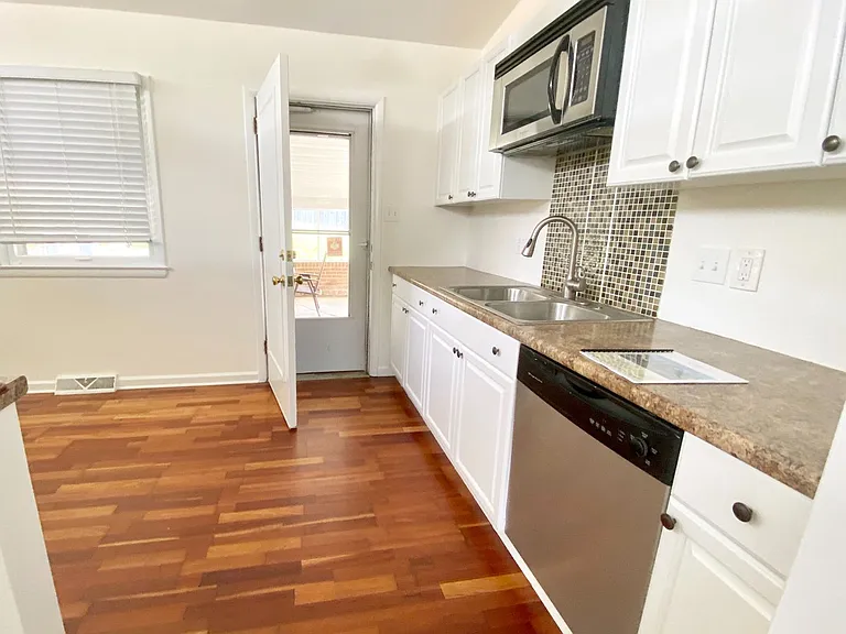 3106 Canterbury St — Photo 4