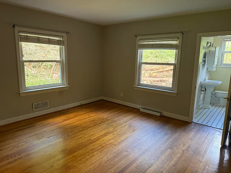 2239 Woodcliff Rd SE — Photo 9