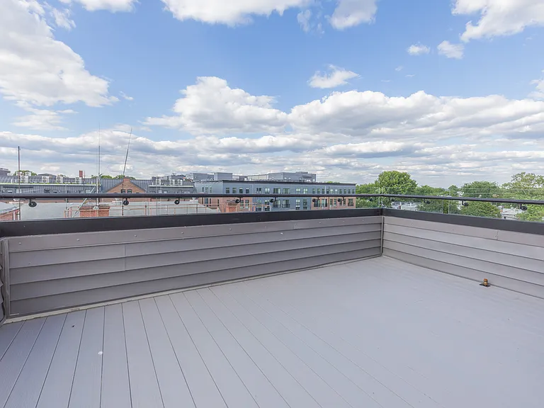 1332 G St SE #3 — Photo 14