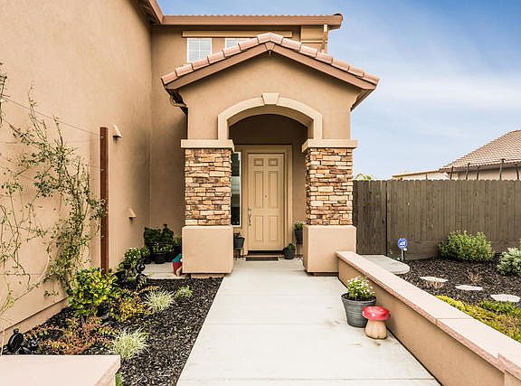 3rd image of 2110 Dripping Rock Ln