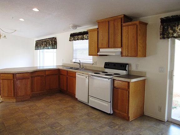 4th image of 1608 SE Kira St