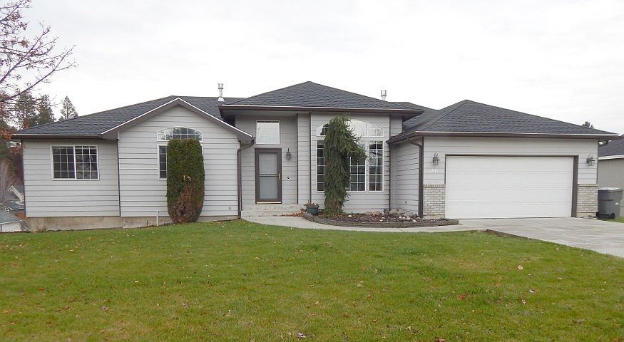 1st image of 1911 S Limerick Dr
