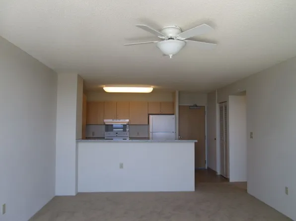 1315 Kalakaua Ave APT 2406, Honolulu, HI 96826