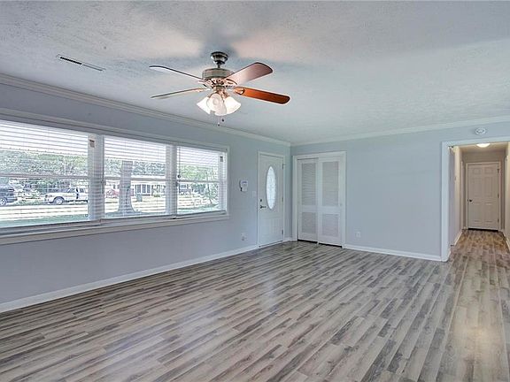 4th image of 114 Beechwood Dr