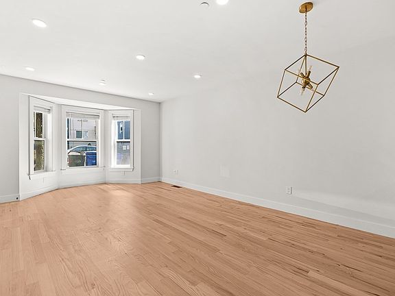 5th image of 216 Havre St #1