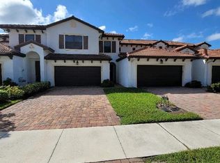 7976 Bristol Cir, Naples, FL 34120