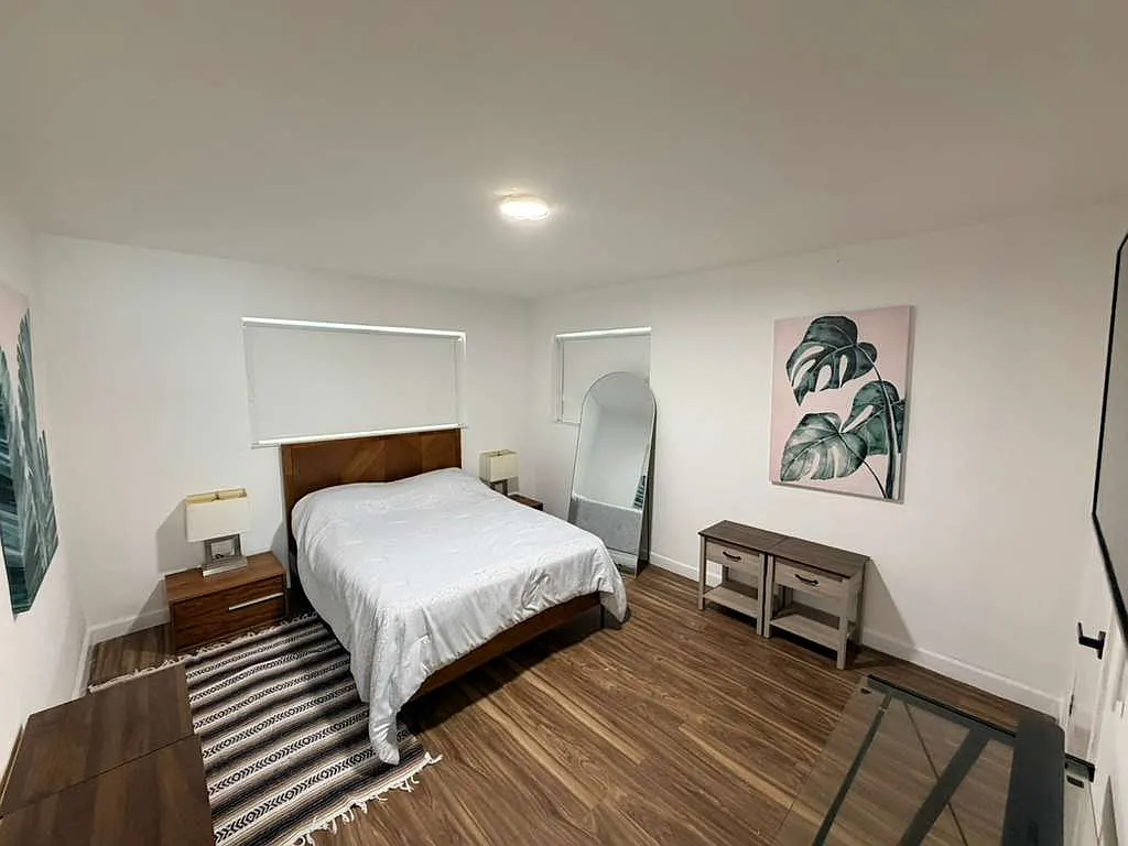 1 bed, 900 sqft, $2,200 — Photo 3