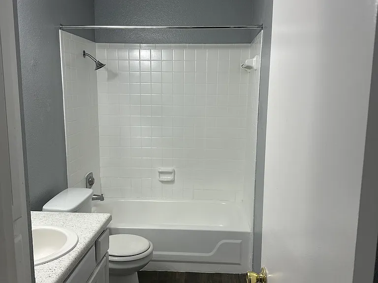 1400 North Apartments — Photo 11