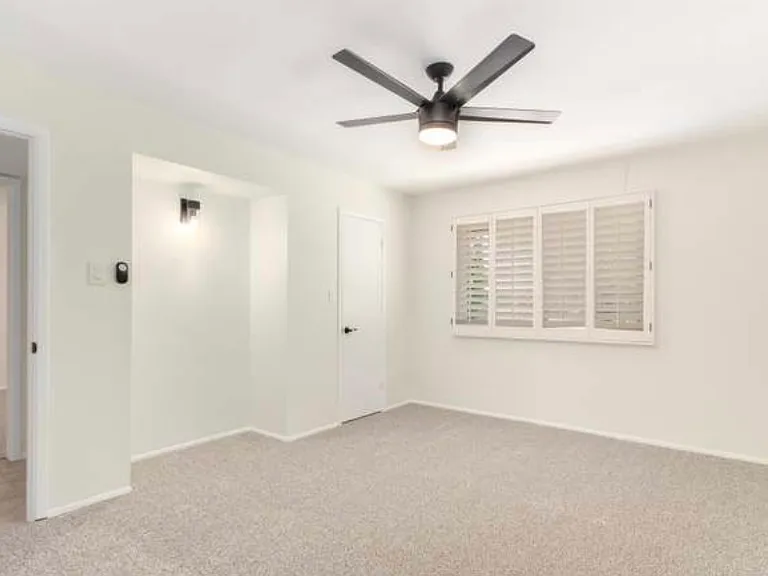 1227 E Campus Dr — Photo 17