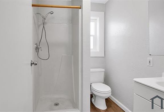 5th image of 83 Solano Ave #10