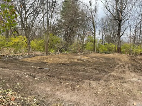 20064 Wooddale Ave, South Bend, IN 46637