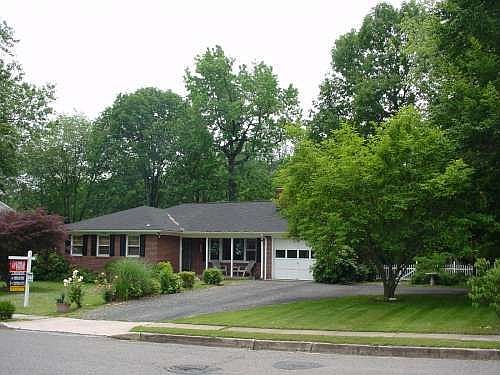2nd image of 428 Hillcrest Dr