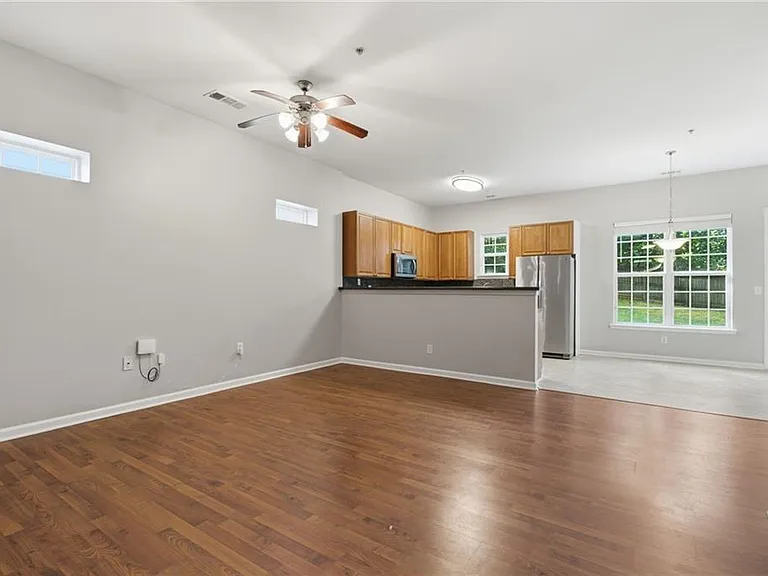218 Ranier Ct — Photo 6