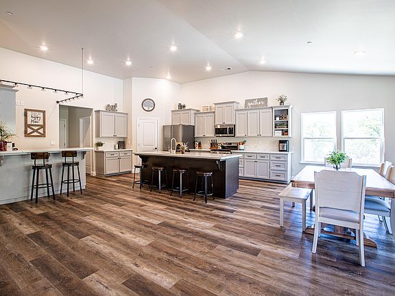 4th image of 29200 Acorn Court