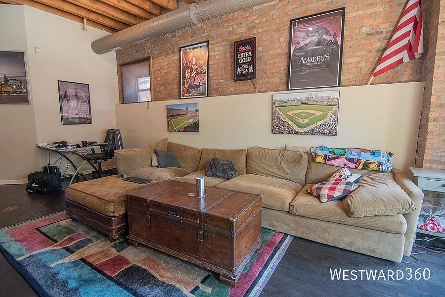 2BD/2BA Near Fulton Market with Included Parking — Photo 4