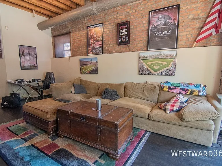 1114 W Hubbard St #1 — Photo 4