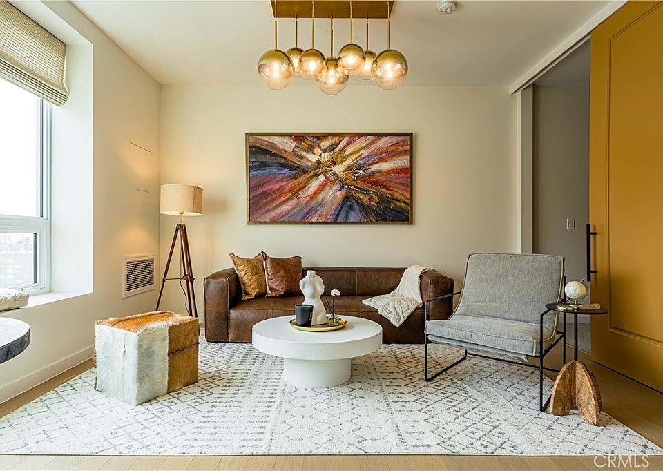 1st image of 1050 S Grand Ave #1906