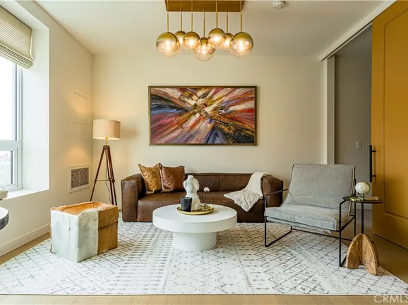 1050 S Grand Ave #1906, Los Angeles, CA 90015