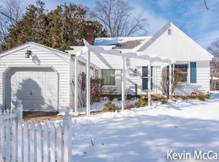 1781 Warwick Rd SE, East Grand Rapids, MI 49506