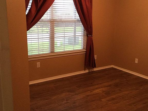 2nd image of 634 Hanley Downs Dr