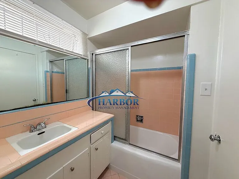 5642 Angeles Vista Blvd #2 — Photo 10